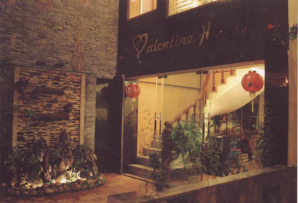 Valentine Hotel - Hong Ha Hanoi Exteriör bild